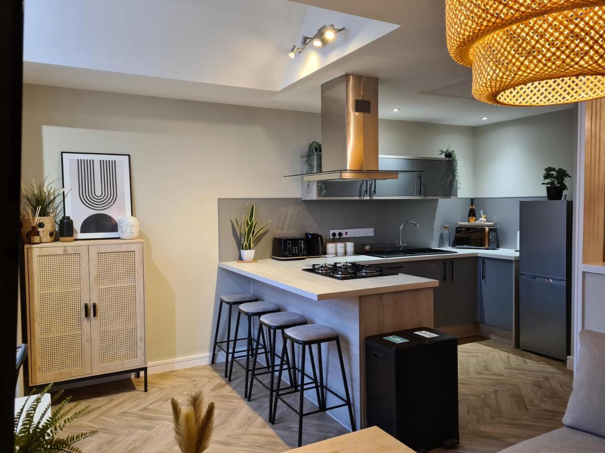 Modern 1 Bed Apartment Next To Beach And Golf Course ลาแนคลี ภายนอก รูปภาพ