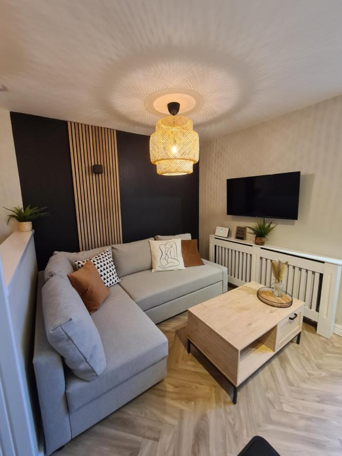 Modern 1 Bed Apartment Next To Beach And Golf Course ลาแนคลี ภายนอก รูปภาพ