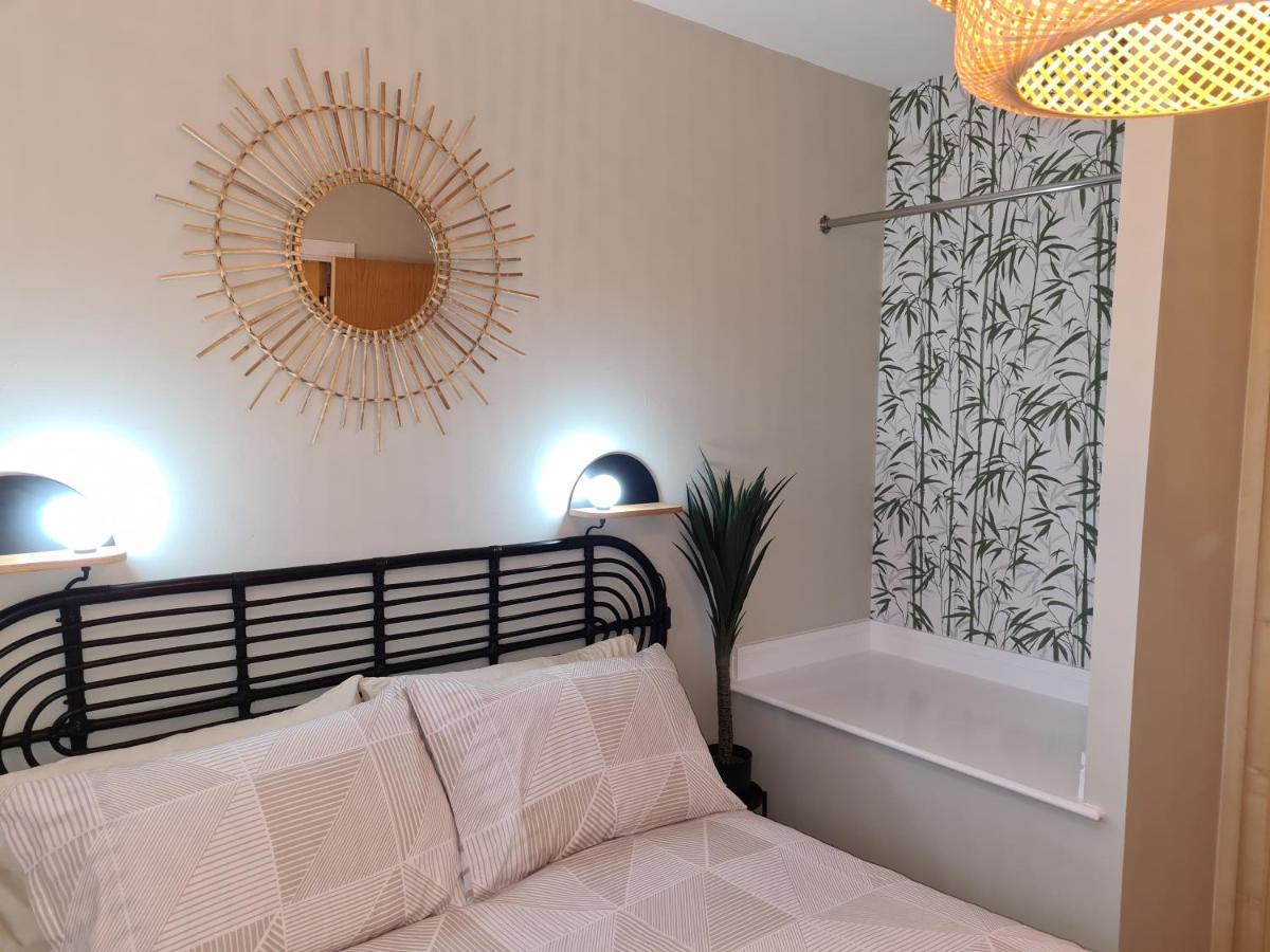 Modern 1 Bed Apartment Next To Beach And Golf Course ลาแนคลี ภายนอก รูปภาพ